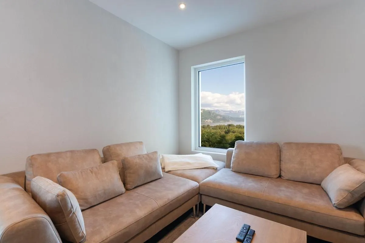 Cabana & Terrasse Du Bourget - Jacuzzi Chanaz 0*,