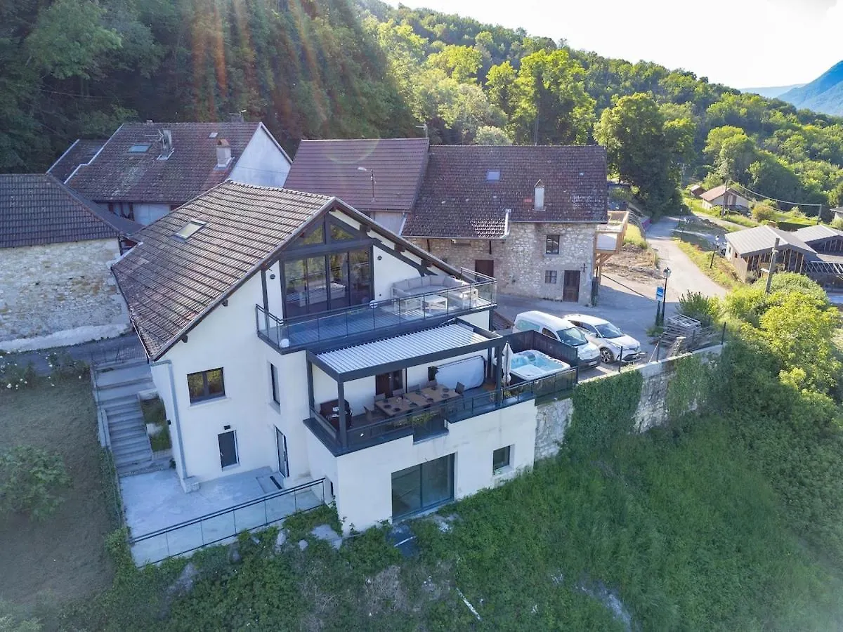 Cabana & Terrasse Du Bourget - Jacuzzi Chanaz